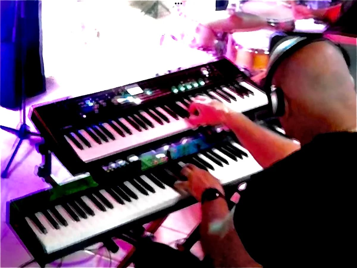 Keyboard & Piano