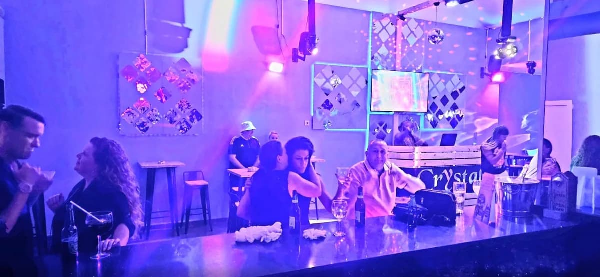 Groovin Bar